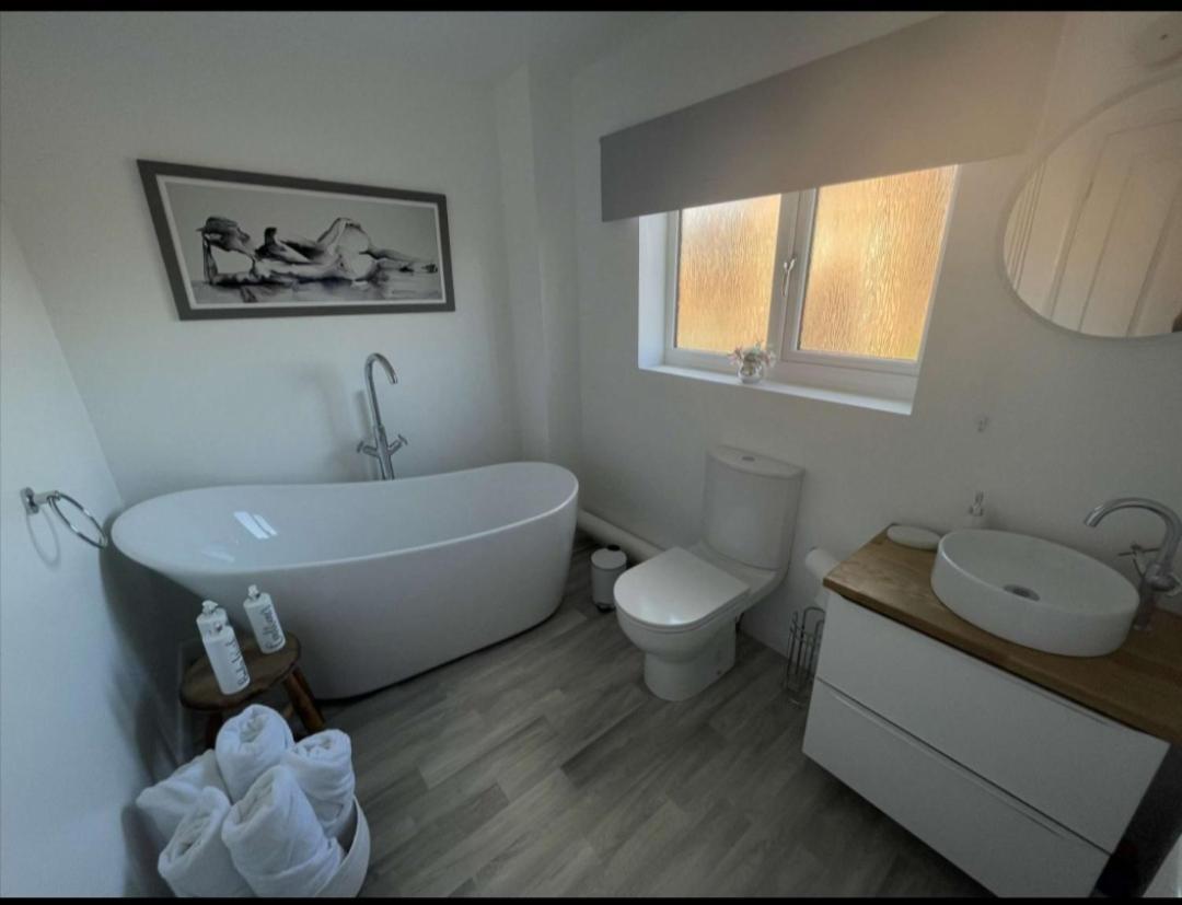 A Beautiful House In A Scenic Town Location. Villa Louth  Kültér fotó